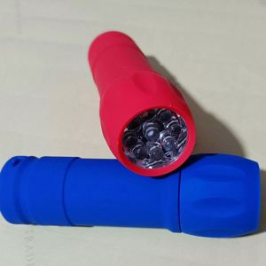 Linterna LED de 9 Leds - Iluminación Exterior Brillante, Material de Goma Ligero y Duradero, Portátil, para Uso Promocional, Camping y Emergencias - Product Image 4