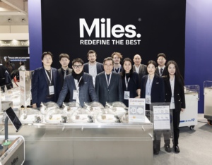 รถเข็นเจลาโตเคลื่อนที่อเนกประสงค์ เครื่องที่สมบูรณ์แบบสำหรับการผลิต จำหน่าย และจัดแสดงไอศกรีม เจลาโต ซอร์เบต์ โยเกิร์ต<span class=keywords><strong>สด</strong></span> - Product Image 6