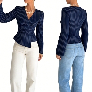Blusa de Mujer con Rayas Finas y Cuello en V - Top Peplum con Manga Larga Acampanada y Cintura Fruncida, Camisa de Moda para Mujer - Product Image 4
