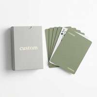 Jeu de cartes personnalisé minimaliste nordique vert sauge mat gaufré pour cadeaux promotionnels