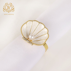 Haute qualité strass brillant <span class=keywords><strong>or</strong></span> boucles <span class=keywords><strong>de</strong></span> serviette lumière luxe coquille <span class=keywords><strong>perle</strong></span> ronds <span class=keywords><strong>de</strong></span> serviette pour la fête <span class=keywords><strong>de</strong></span> mariage hôtel Table décor - Product Image 6