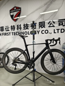 Nuevo modelo 2026 R18, rueda de fibra de carbono completa, Ultegra R8170 DI2, radios y llanta 700C, bicicleta de carretera de alta gama para adultos - Product Image 6