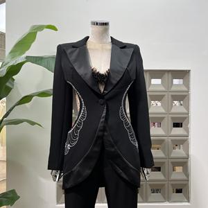 Novedad de verano, chaqueta y pantalones de traje de diamantes de imitación calados únicos para <span class=keywords><strong>mujer</strong></span>, conjunto de 2 piezas a la moda - Product Image 2