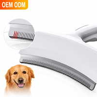 Brosse de toilettage à dents fines pour animaux de compagnie, à lame incurvée, écologique, pour chats et chiens à poils courts/longs, toutes saisons
