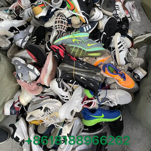 Fournisseur en vrac de chaussures de <span class=keywords><strong>marque</strong></span> usagées Preloved pour femmes baskets de marques internationales complètes chaussures de sport pour femmes à vendre - Product Image 1
