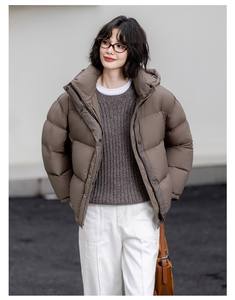 Vente en gros : Nouvelle doudoune courte pour femme, hiver 2025, tendance, décontractée et polyvalente, 90 % duvet de canard, haute qualité - Product Image 4