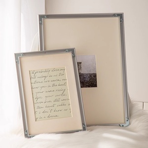 <span class=keywords><strong>Cadre</strong></span> photo en alliage d'aluminium de qualité industrielle <span class=keywords><strong>50x70</strong></span> rectangulaire finition <span class=keywords><strong>argent</strong></span>ée design minimaliste sans <span class=keywords><strong>cadre</strong></span> avec passe-partout - Product Image 2