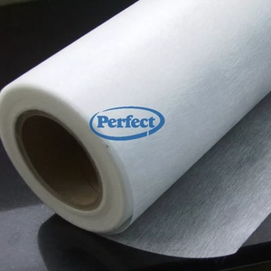 Malla no tejida de poliéster perforada con aguja para aplicaciones de laminación compuesta de membranas bituminosas en paredes con aislamiento <span class=keywords><strong>térmico</strong></span> - Product Image 2