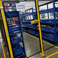 Grillage soudé en acier à mailles carrées, pratique et très demandé, pour clôture de sécurité de zone robotisée et protection de machines, matériel de clôture