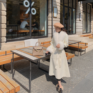 Женское длинное пальто из меха альпаки - Product Image 2