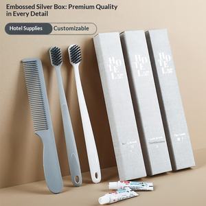 Kit de toilette jetable pour hôtel étoilé avec logo imprimé, ensemble d'articles de toilette pour maison d'hôtes, brosses à dents à poils souples et dentifrice - Product Image 4