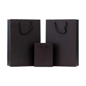 Bolsa de Papel Kraft Negra de 250 Gsm con Asa Retorcida, Venta Caliente 2023 - Product Image 2