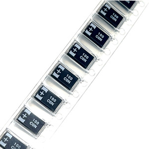 ตัวเก็บประจุแทนทาลัมโพลิเมอร์ 16TQC100MYF 16V 100uF 7343 แบบ D ติดตั้งบนพื้นผิว ความน่าเชื่อถือสูง บรรจุแบบเทปและรีล - Product Image 1