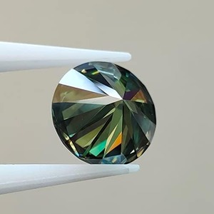 Piedras Sueltas de Moissanita Sintética (Creada en Laboratorio) Naturalmente Verdes, Claridad VVS1, Corte Redondo Excelente 3, para Joyería, con Certificado CAL - Product Image 6