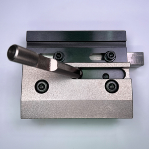 Serre-joint rapide pour <span class=keywords><strong>presse</strong></span> plieuse CNC avec poignée moletée, support de matrice à dégagement rapide unilatéral pour poinçon standard, acier 42CrMo - Product Image 2