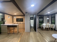 Maßgefertigte 20ft 30ft 40ft Tiny Villa Doppelflügel-Fertighaus Erweiterbares Faltbares Mobiles Containerhaus für Camping und Outdoor