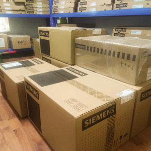 มอเตอร์เซอร์โวซิงโครนัส Siemens รุ่น 1FK7105-5AC71-1EH0 S แบบกะทัดรัด ติดตั้งแบบขาตั้ง ควบคุมด้วย CNC สำหรับใช้งานในโรงงาน - Product Image 1