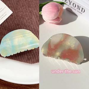 Pince à Cheveux Tendance en Acrylique Couleur Bonbon 8cm, Couleurs Variées, Accessoire Quotidien pour Femme, Vente en Gros - Product Image 6