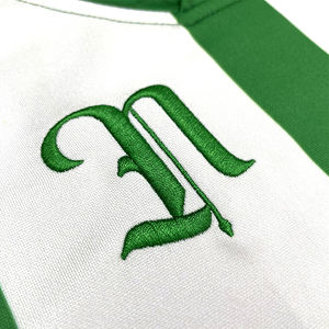 Maillot de football rétro personnalisé de haute qualité avec logo, design urbain, coupe oversize pour adulte, vêtement de sport, technologie de sublimation - Product Image 4