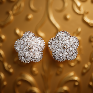 Orecchini a Perno E4528 con Fiore Dorato, Incastonatura Pavé con Cristalli e Strass, Gioielli di Lusso da Donna per Uso Quotidiano - Product Image 2