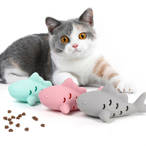 Jouet pour animaux de compagnie en forme de poisson, distributeur de friandises pour <span class=keywords><strong>chat</strong></span>, jouet interactif en silicone, puzzle alimentaire pour chats, jouet à friandises - Product Image 1