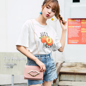 Tas Selempang Wanita Grosir Model Messenger dengan Hiasan Bibir dan Bintang, Tas Kotak Rantai Crossbody untuk Wanita - Product Image 2