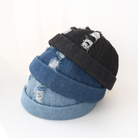 Casquette Docker Vintage Personnalisable en Denim Délavé avec Revers Roulé et Effet Vieilli – Style Mode