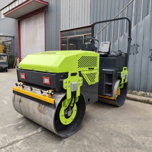 Haute qualité 4T Mini <span class=keywords><strong>rouleau</strong></span> de route 4000kg Construction compacteur de sol vibrant Double tambour haut compactage moteur pompe moteur - Product Image 1