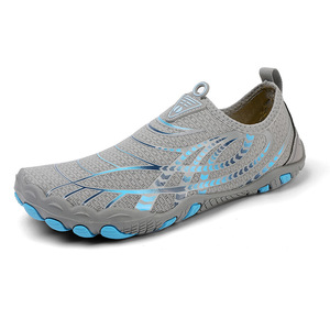 Chaussures de marche légères en mesh à enfiler avec semelle intermédiaire en EVA et semelle extérieure en caoutchouc pour une utilisation estivale en extérieur - Product Image 1