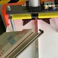 Suministro de fábrica, sierra de protección de esquina de puerta y ventana de aluminio, máquina cortadora de protección de esquina de Perfil de plástico de aluminio