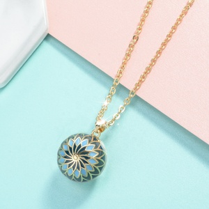 Proveedor de joyería antideslustre, fábrica mayorista de China, bola mexicana Harmony Ball colgante, collar de joyería chapado en oro para mujer - Product Image 2