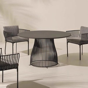 Ensemble de jardin moderne, table ronde et chaises, mobilier d'extérieur imperméable en bambou et rotin, ensemble de salle à manger pour patio 4 places - Product Image 1