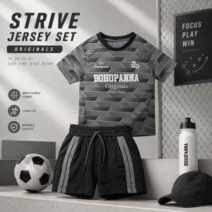 Ropa deportiva duradera de poliéster que permite a los niños moverse libremente con comodidad transpirable para juegos escolares y sesiones de práctica de fútbol. - Product Image 4