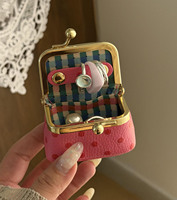 Étui à bijoux en cuir mini avec fermoir à pression, petite boîte à bijoux de luxe pour bague, collier, boucles d'oreilles, étui de rangement portable et exquis pour bijoux