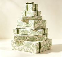 Boîte cadeau rigide en carton gris avec fermeture magnétique, en matériaux recyclés écologiques vert clair, biodégradable, logo personnalisable