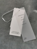 Etiquette suspendue de vêtements avec logo personnalisé haut de gamme, tissage haute densité, avec fil d'étanchéité en plastique