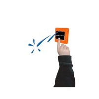 Autocollant adhésif en plastique de haute qualité pour extérieur, avec bouton de pulvérisation et fonction de gicleur, certifié EN71, pour enfants de 8 à 13 ans, idéal pour les farces et les jeux.