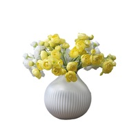 Mini Bouquet de 24 Têtes de Marguerites Artificielles en Soie Faits Main avec Feuilles – Idéal pour Noël, Nouvel An, Halloween, Décoration de Table à Domicile