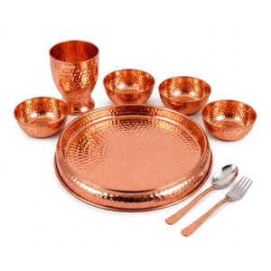 Juego de Thali de Cobre Puro Martillado, Plato Redondo Indio para Cena con 5 Tazones, Cuchara, Tenedor y Recipientes para Condimentos - Product Image 1