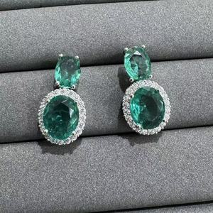 Ensemble de <span class=keywords><strong>bijoux</strong></span> collier personnalisé en petite série avec logo, provenant directement de l'usine, vert royal intemporel, émeraude ovale dégradée avec halo, cadeau de mariage - Product Image 4