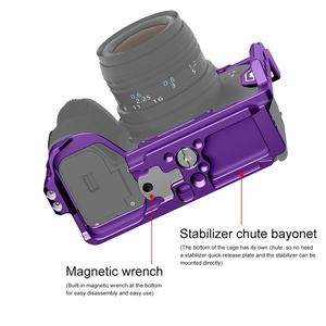 Stabilisateur de cage de caméra en alliage d'aluminium PULUZ Aviation prix usine avec poignée supérieure et poignée latérale en bois pour <span class=keywords><strong>Sony</strong></span> <span class=keywords><strong>A7R5</strong></span> / A7M4 - Product Image 5