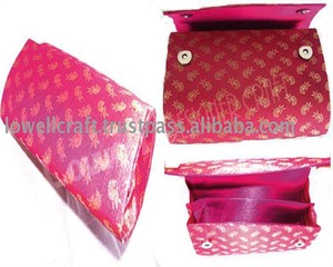 Sac à main en tissu brocart Lowellcraft, en soie, de style délicat, provenant de Delhi - Product Image 2