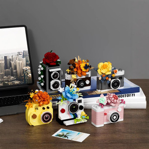 Retro Camera Building Block Puzzle Toy 200-400 Pieces DIY For Teenagers 7-14 Years Old Gift With Flowers Decor - Product Image 2