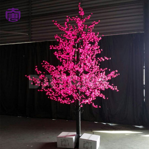 Arbre lumineux décoratif LED étanche en forme de cerisier, avec tronc en fer, pour éclairage de festival, idéal pour l'aménagement paysager des parcs et places publiques, en vente. - Product Image 3