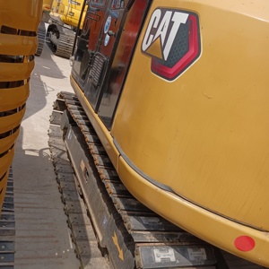 Mini-excavatrice sur chenilles Caterpillar 305.5 E2 d'occasion de 5,5 tonnes avec moteur certifié EPA à prix avantageux - Product Image 6