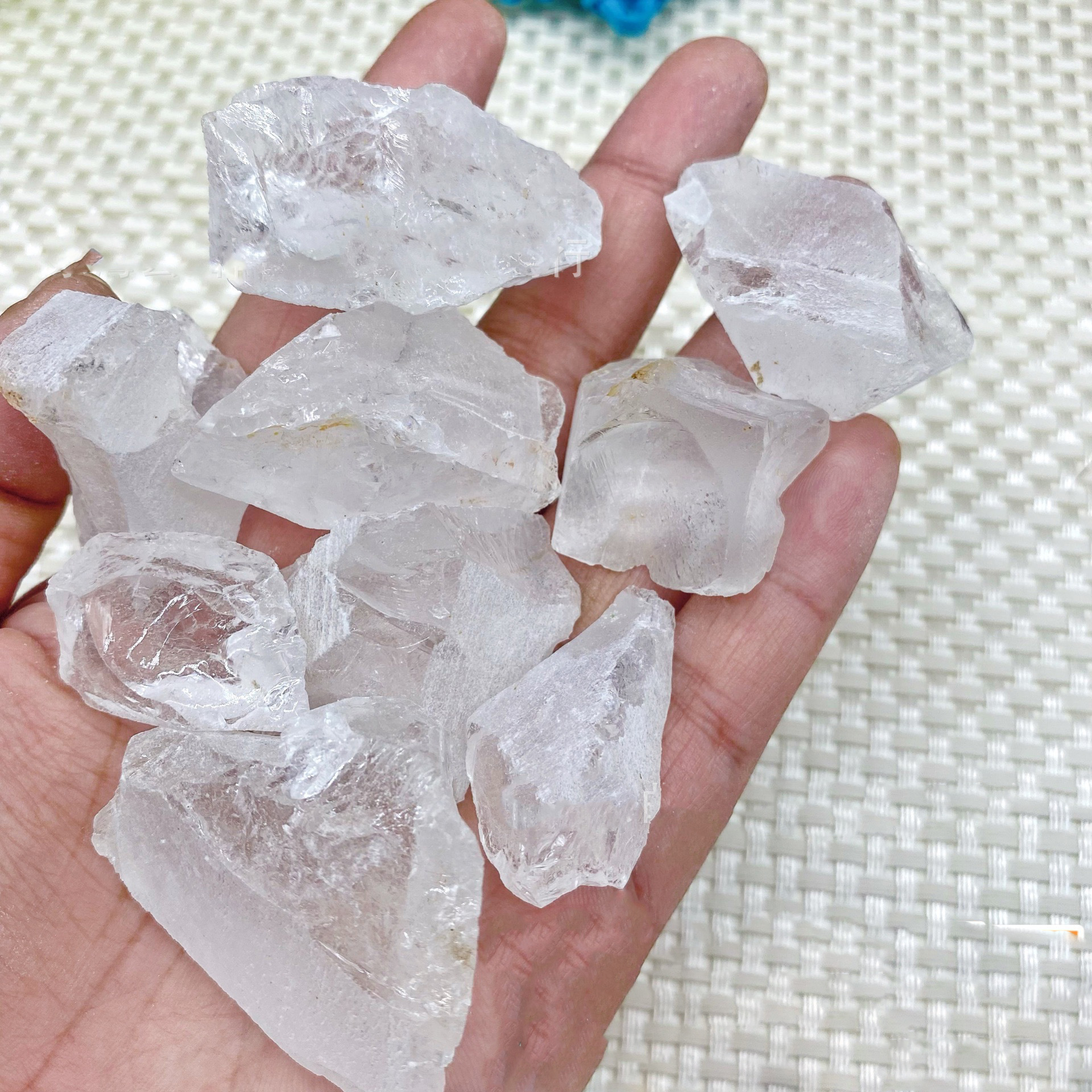 Cristal clair avec des rayures