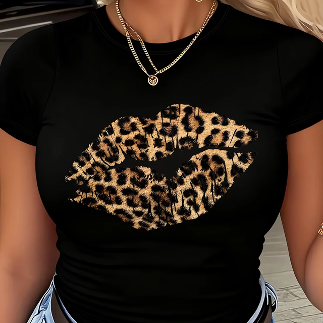 Wholesale Leopard Logo Trendy Graphic Print Women Oversized T-shirt Polyester Neck Short Sleeve Plus Size Summer Casual Solid