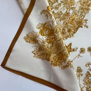 100% <span class=keywords><strong>foulard</strong></span> en satin de soie 12mm uni froissé 65cm <span class=keywords><strong>carré</strong></span> avec serviette de dame au design papillon <span class=keywords><strong>doré</strong></span> - Product Image 2