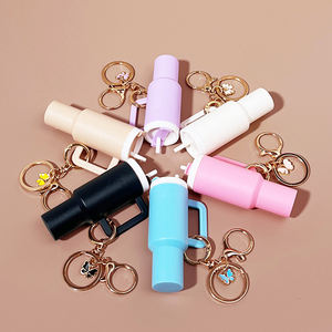 40oz vaso taza llavero Mini taza llavero Stan taza accesorios llavero bolso mochila mariposa encanto bálsamo <span class=keywords><strong>labial</strong></span> llavero - Product Image 2