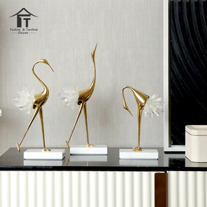 Decoración de Mesa con Detalles Dorados, Adornos de Lujo y Accesorios Decorativos Modernos para el Hogar - Product Image 4